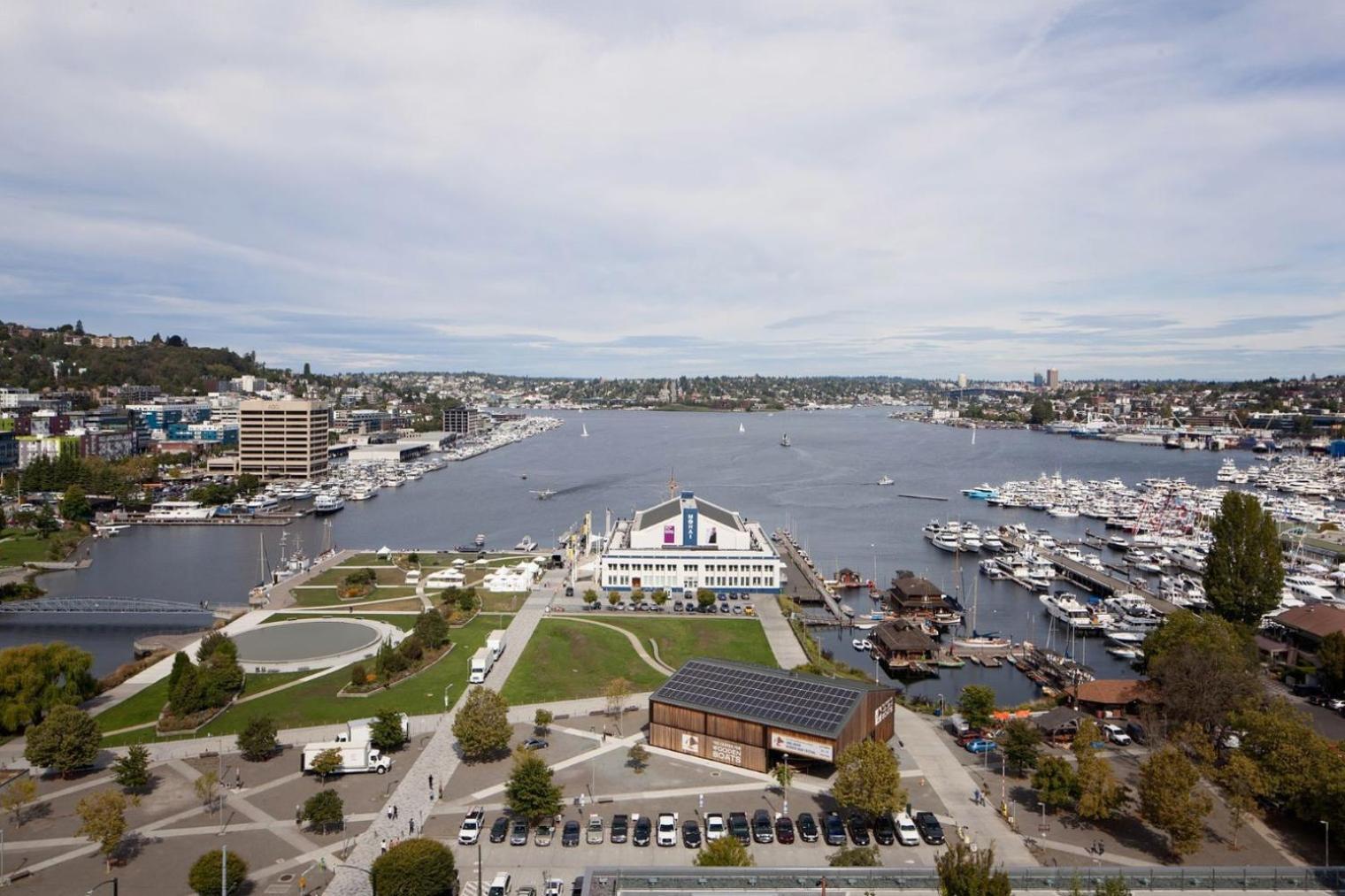 Apartment South Union 2br W Gym Roof Nr Downtown Sea-553 *